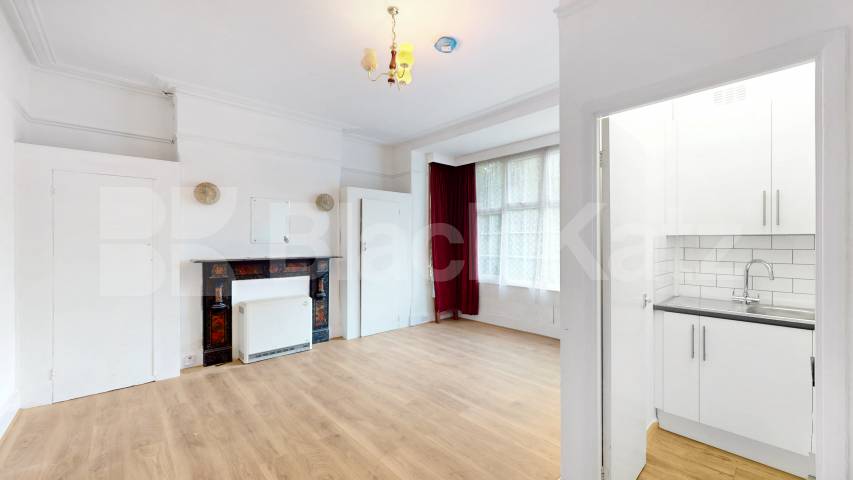 Modern Studio Aylestone Avenue, Brondesbury 